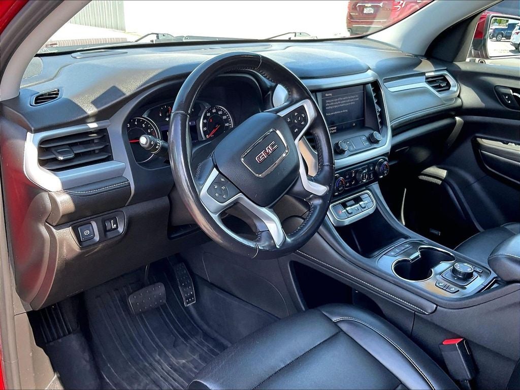 2022 GMC Acadia SLT