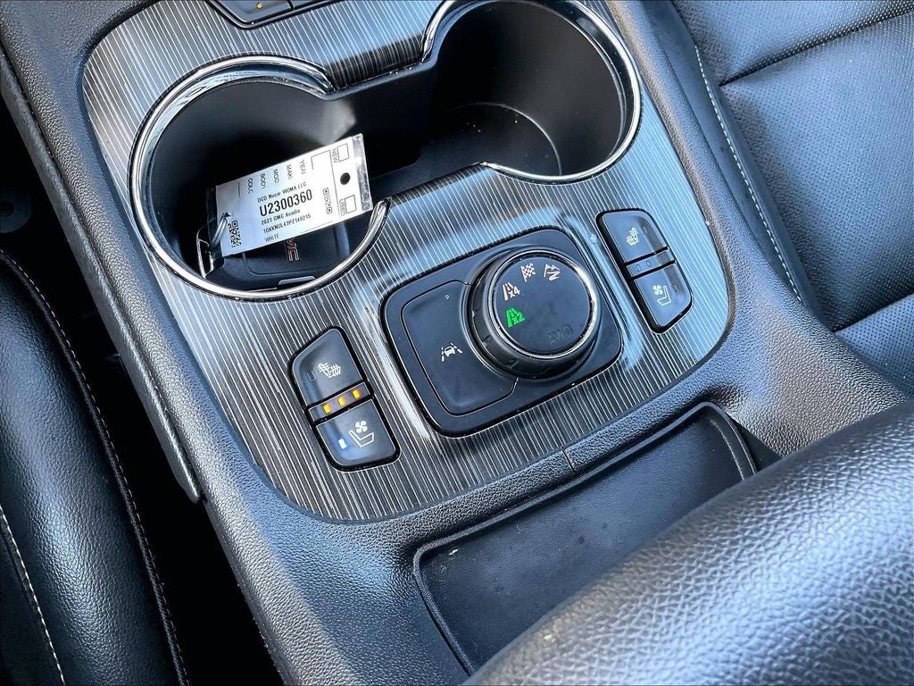 2023 GMC Acadia SLT