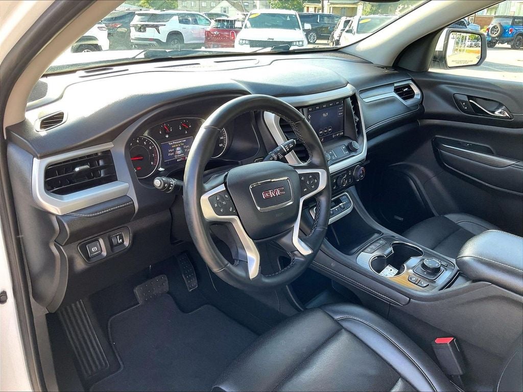 2023 GMC Acadia SLT