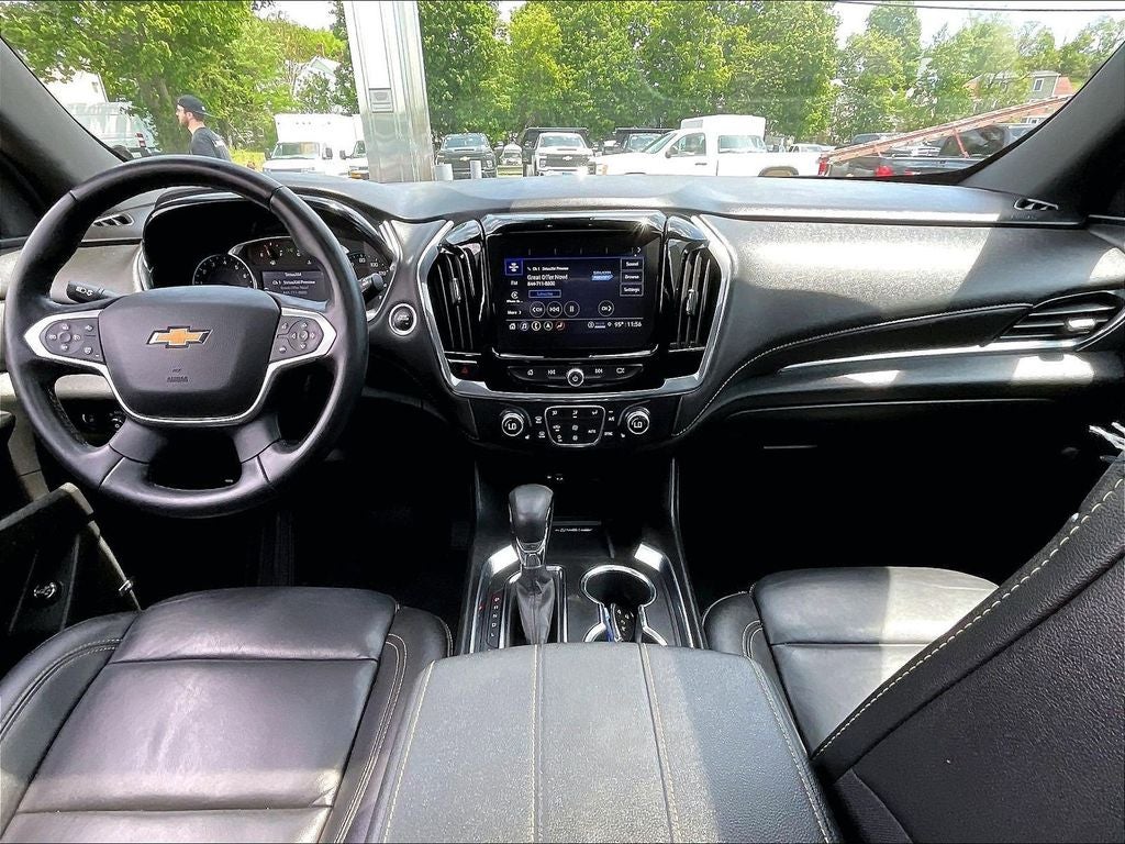 2023 Chevrolet Traverse LT Leather