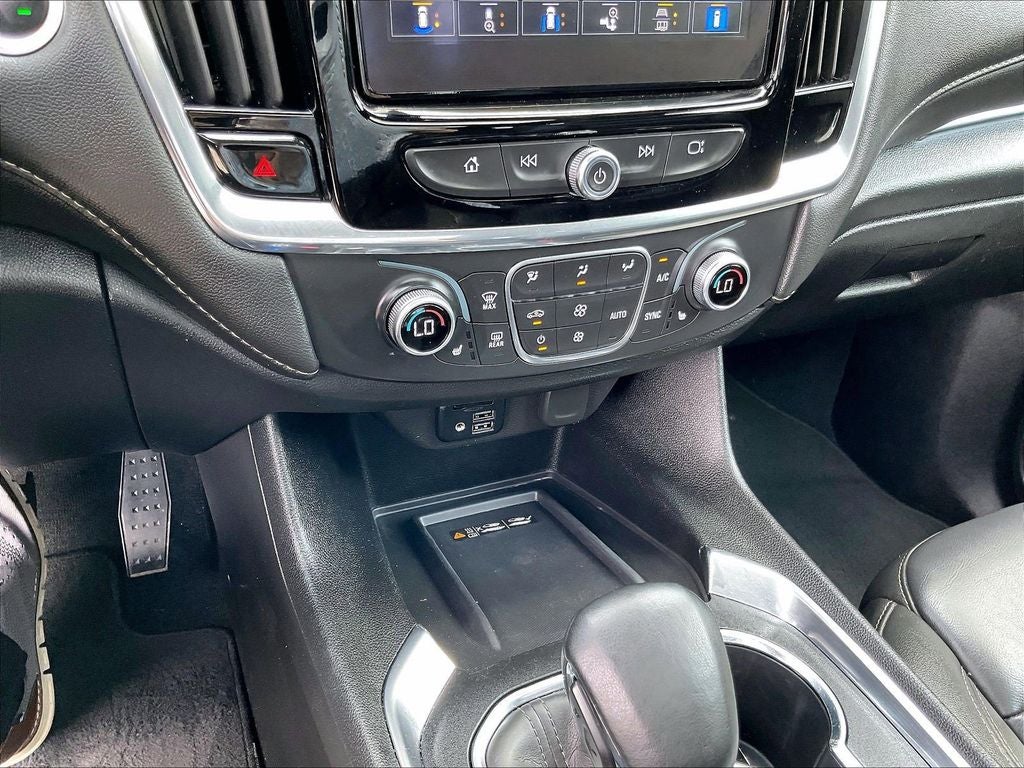 2023 Chevrolet Traverse LT Leather