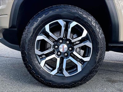 2023 GMC Canyon 4WD AT4