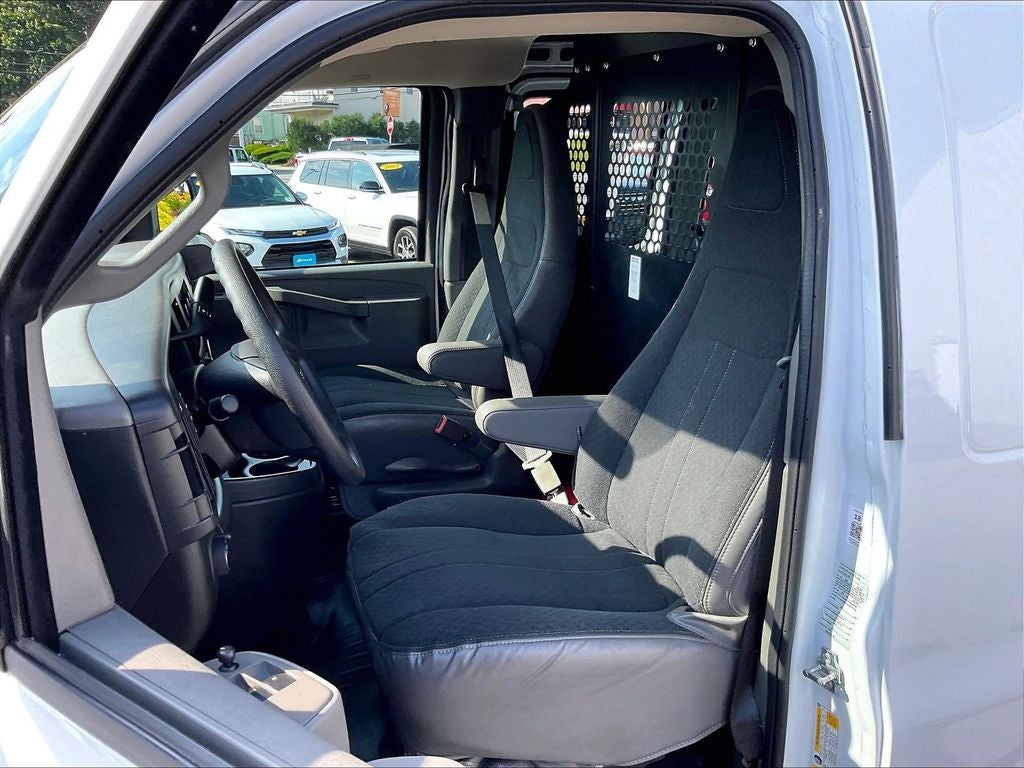 2025 GMC Savana 2500 Work Van