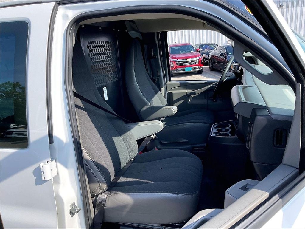 2025 GMC Savana 2500 Work Van