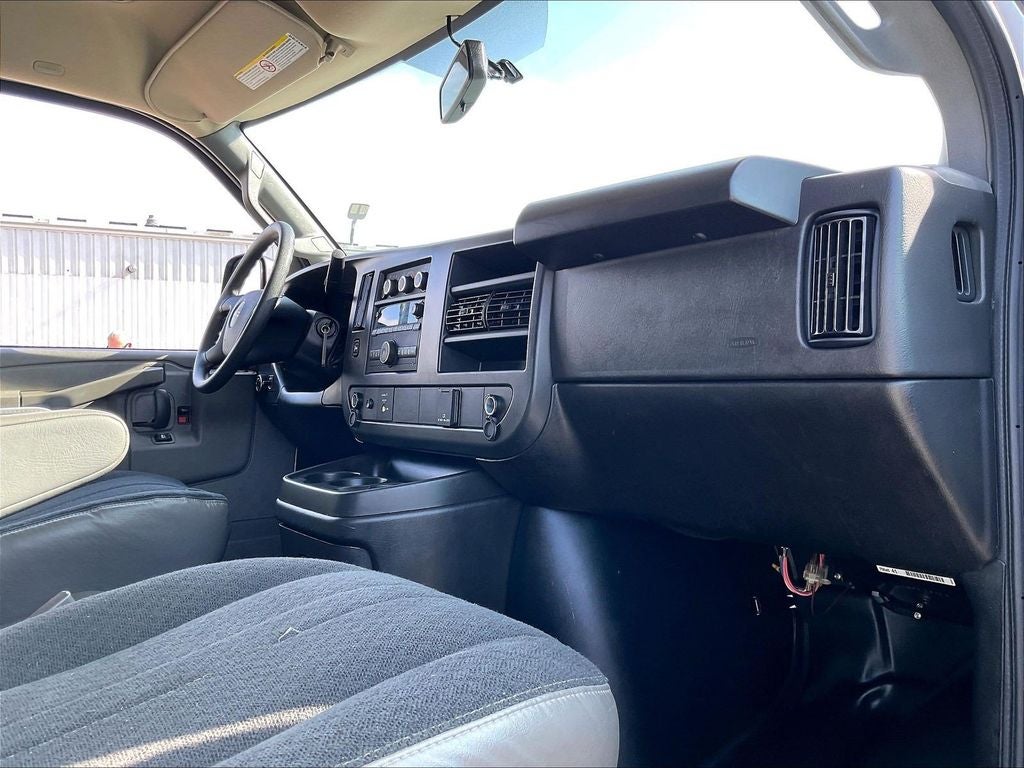 2025 GMC Savana 2500 Work Van