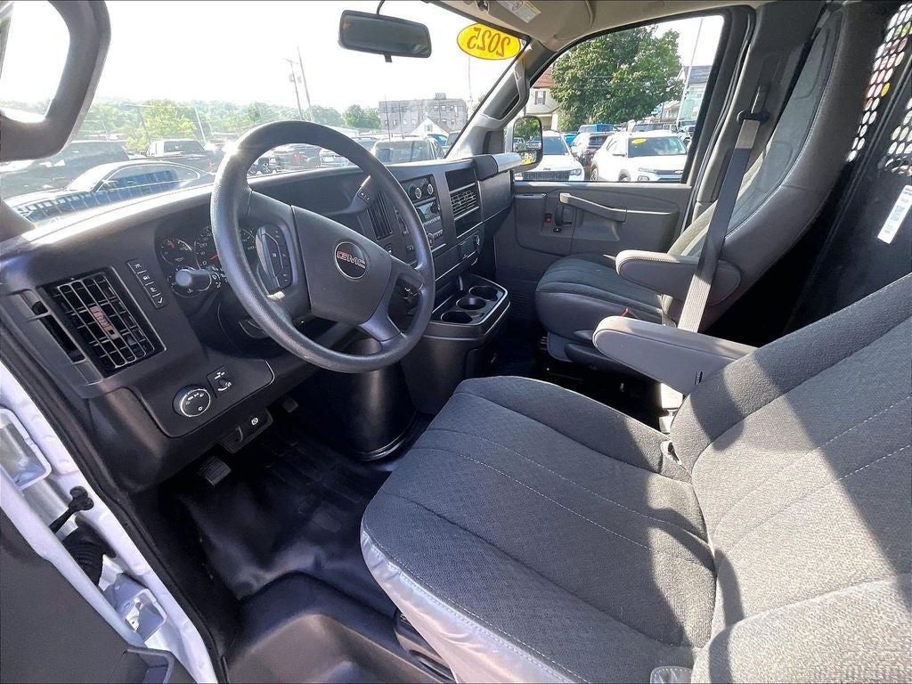 2025 GMC Savana 2500 Work Van