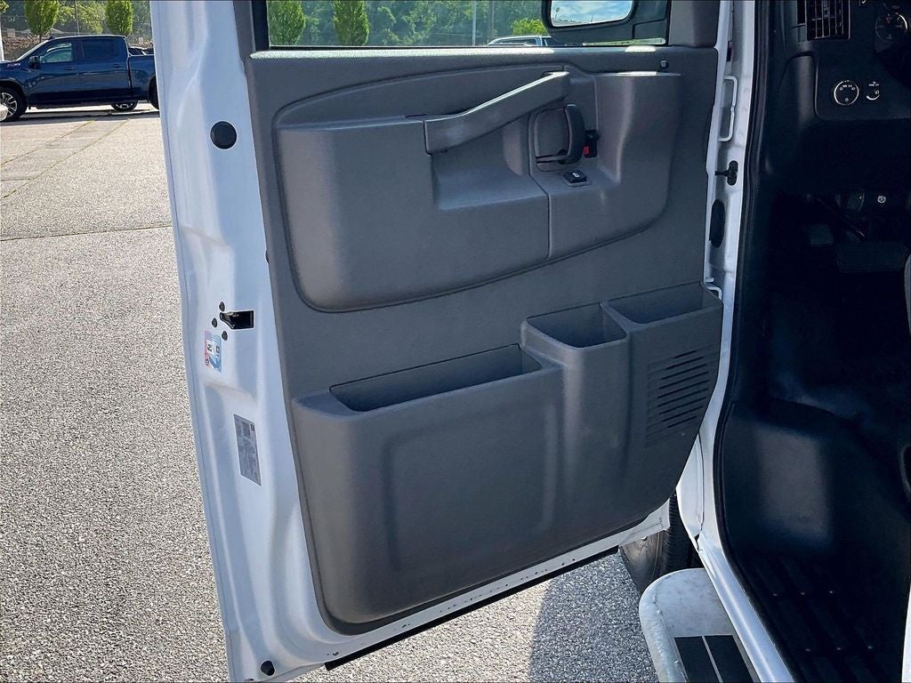 2025 GMC Savana 2500 Work Van