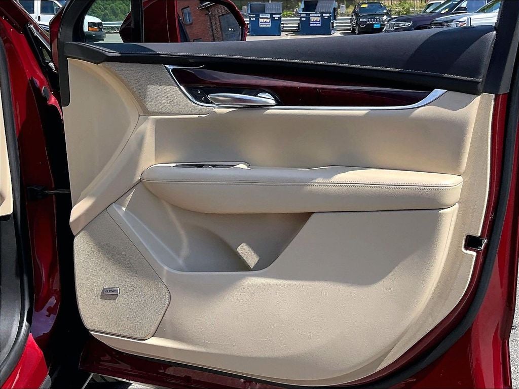 2017 Cadillac XT5 Luxury
