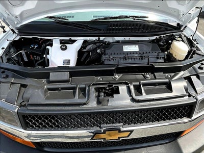 2025 Chevrolet Express 3500 Work Van Cutaway