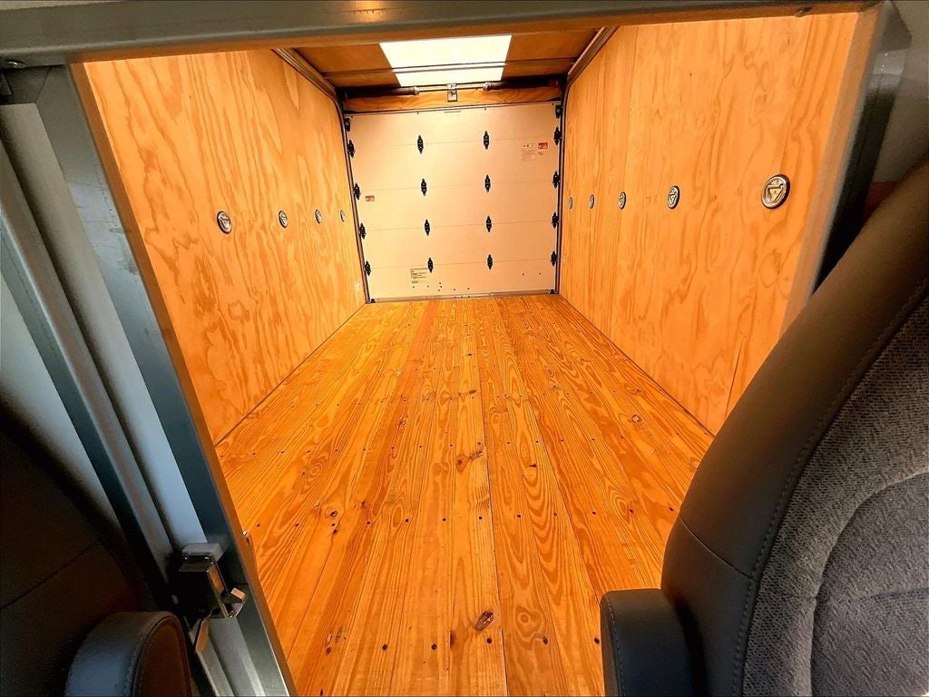 2025 Chevrolet Express 3500 Work Van Cutaway