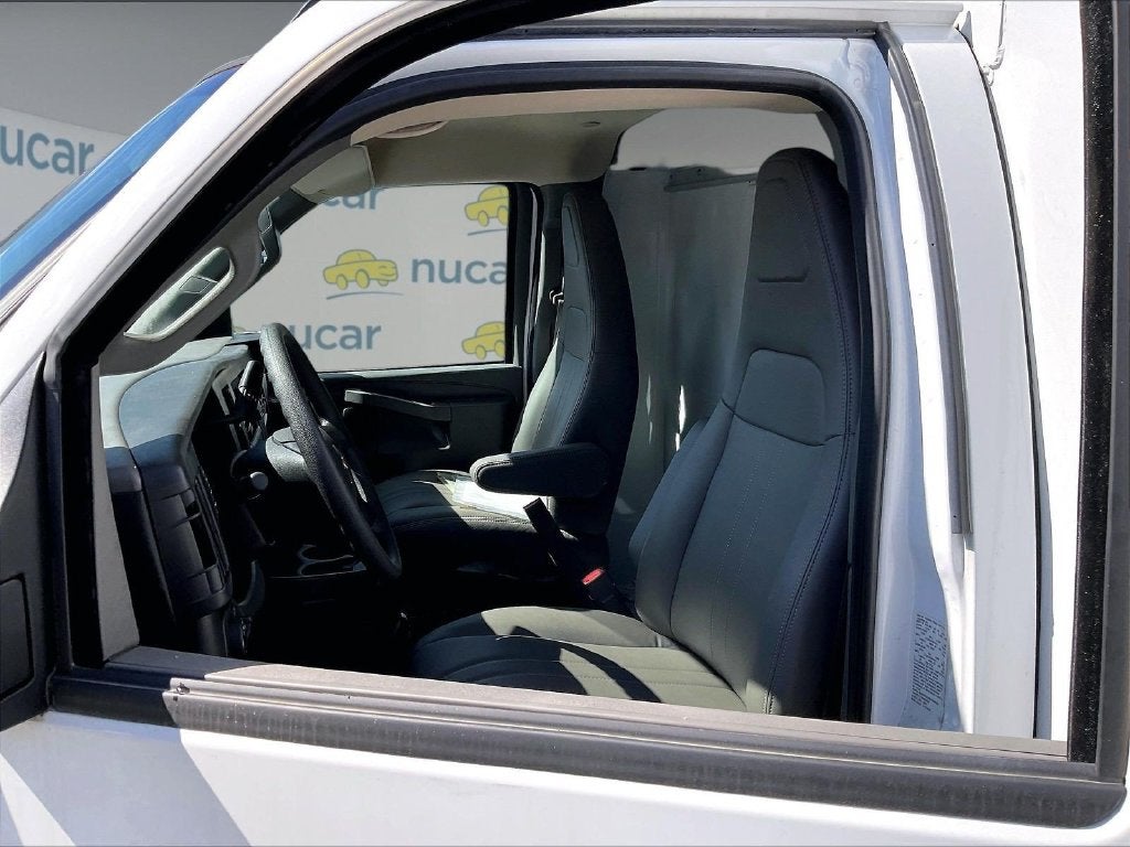 2025 Chevrolet Express 3500 Work Van Cutaway