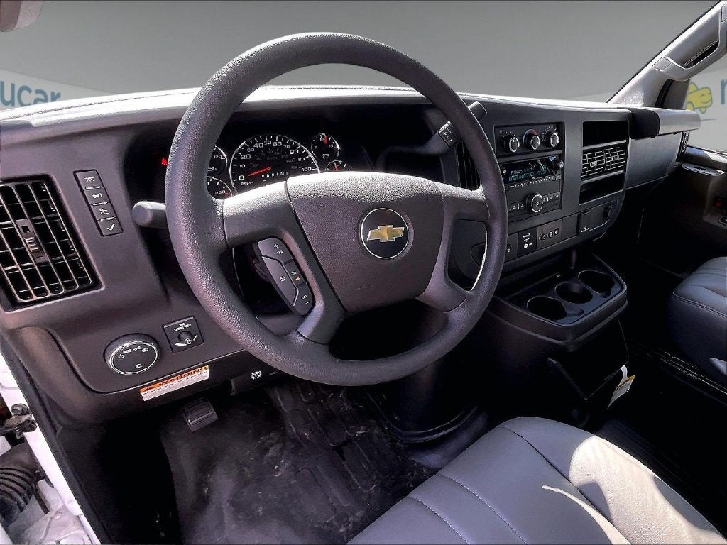 2025 Chevrolet Express 3500 Work Van Cutaway