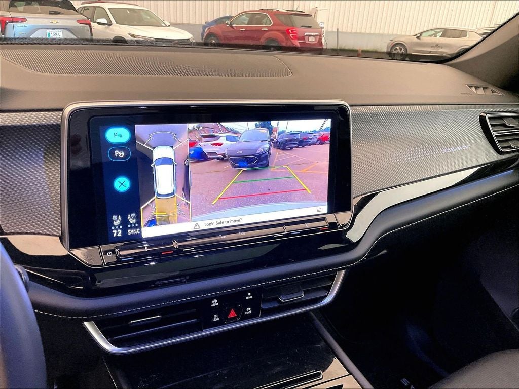 2024 Volkswagen Atlas Cross Sport 2.0T SEL Premium R-Line