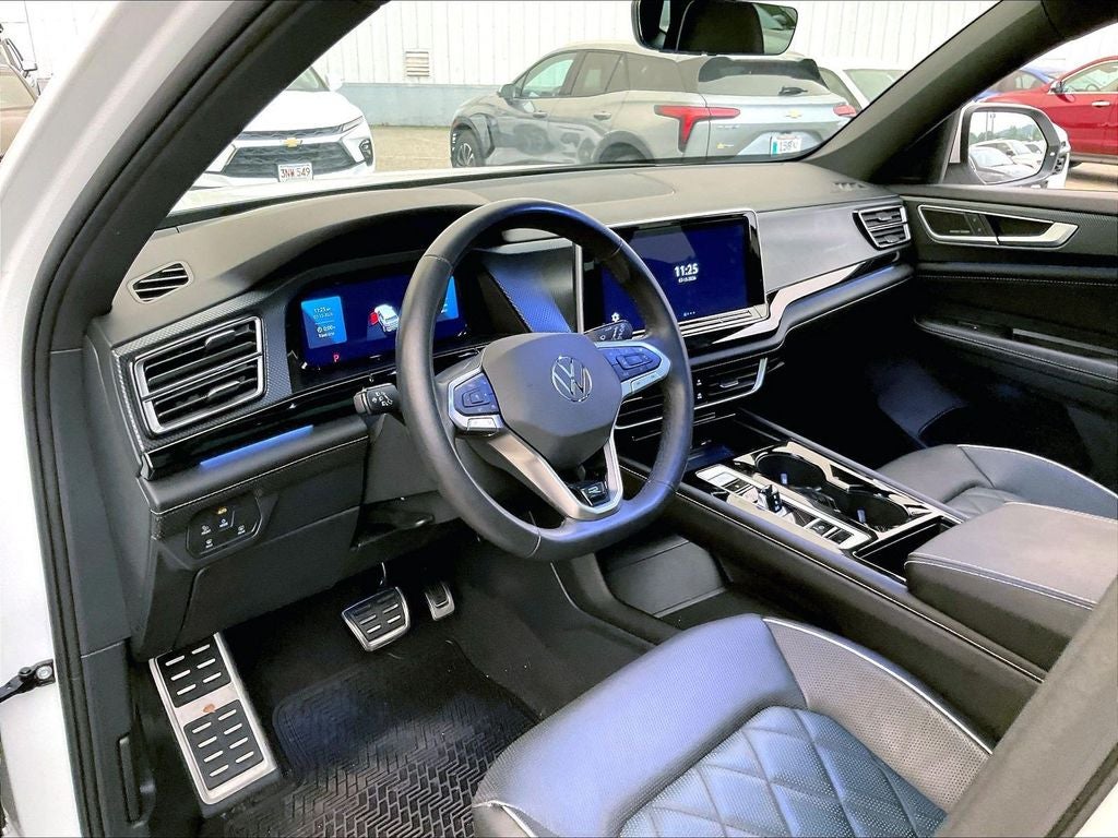 2024 Volkswagen Atlas Cross Sport 2.0T SEL Premium R-Line