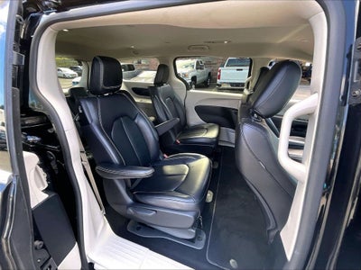 2023 Chrysler Pacifica Hybrid Touring L