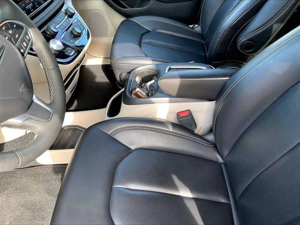 2023 Chrysler Pacifica Hybrid Touring L
