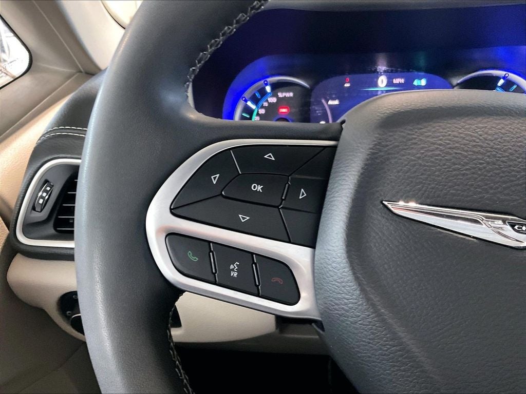 2023 Chrysler Pacifica Hybrid Touring L