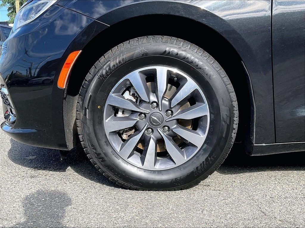 2023 Chrysler Pacifica Hybrid Touring L