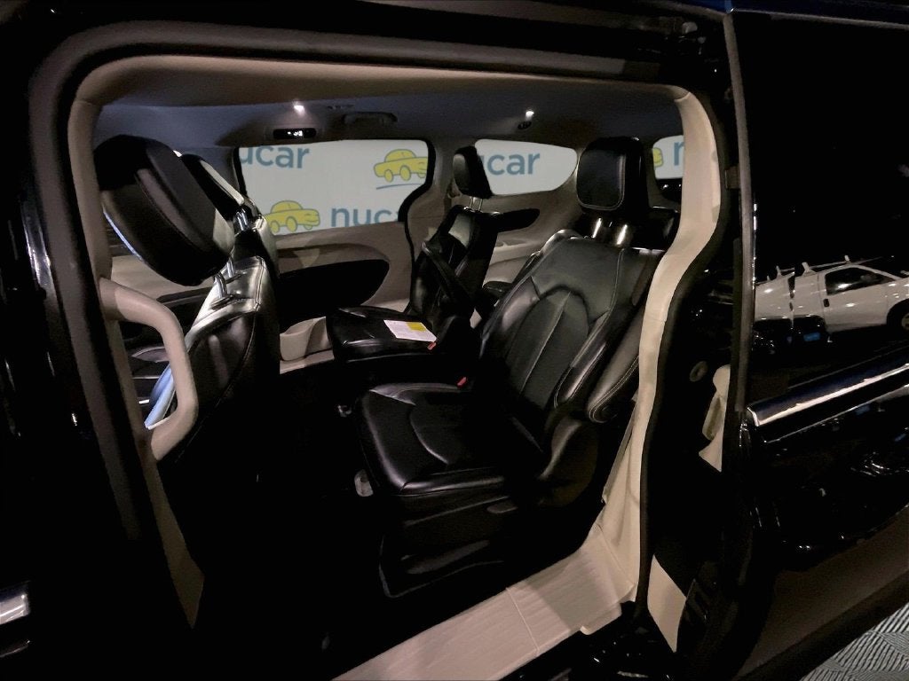 2023 Chrysler Pacifica Hybrid Touring L