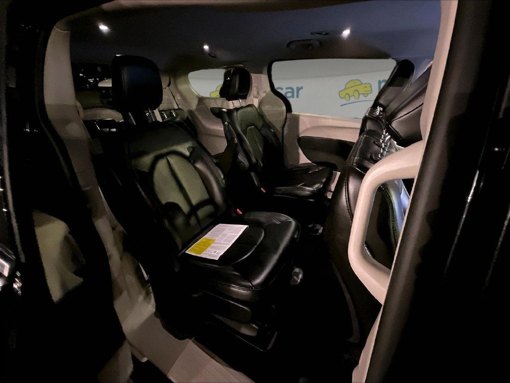 2023 Chrysler Pacifica Hybrid Touring L