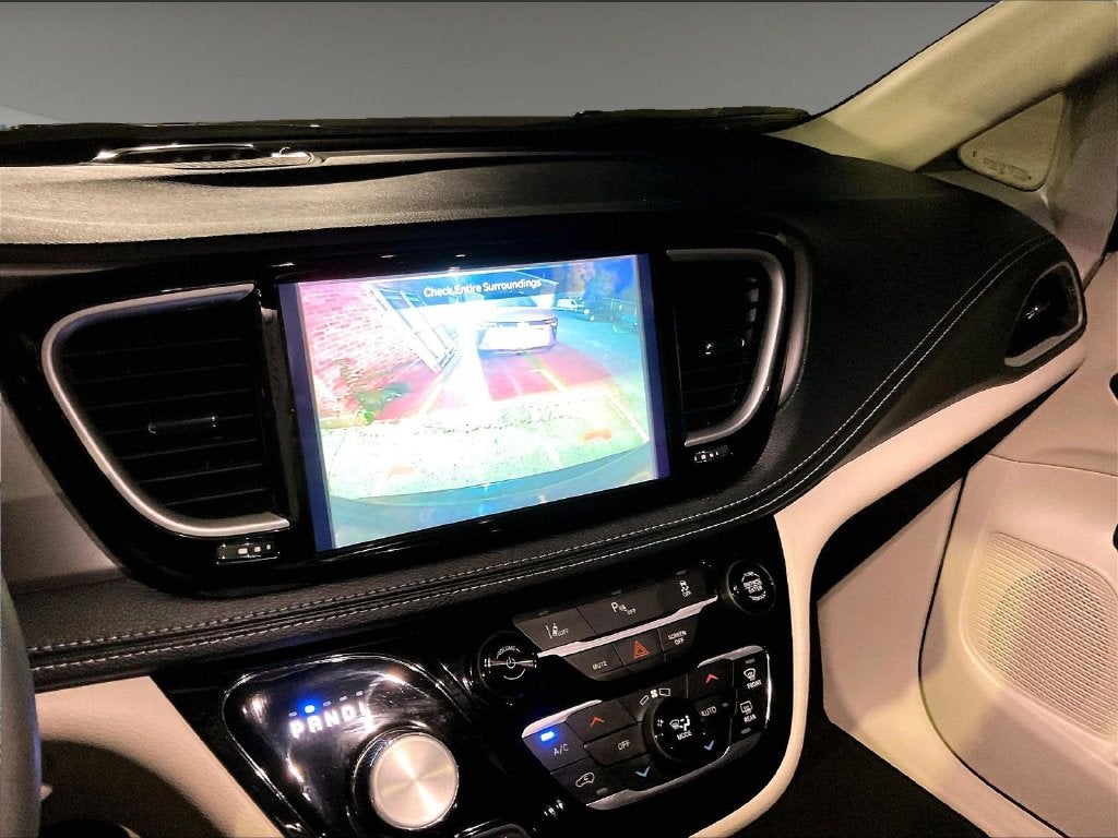 2023 Chrysler Pacifica Hybrid Touring L