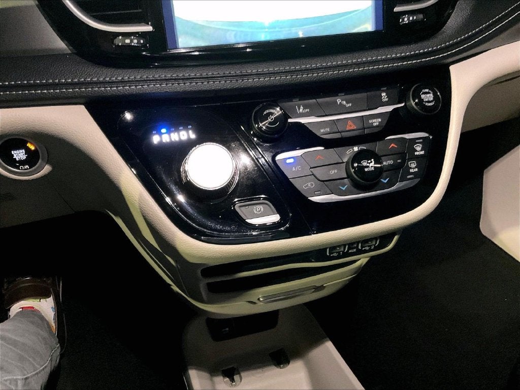 2023 Chrysler Pacifica Hybrid Touring L