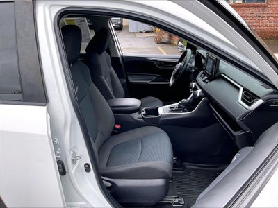 2022 Toyota RAV4 Hybrid LE