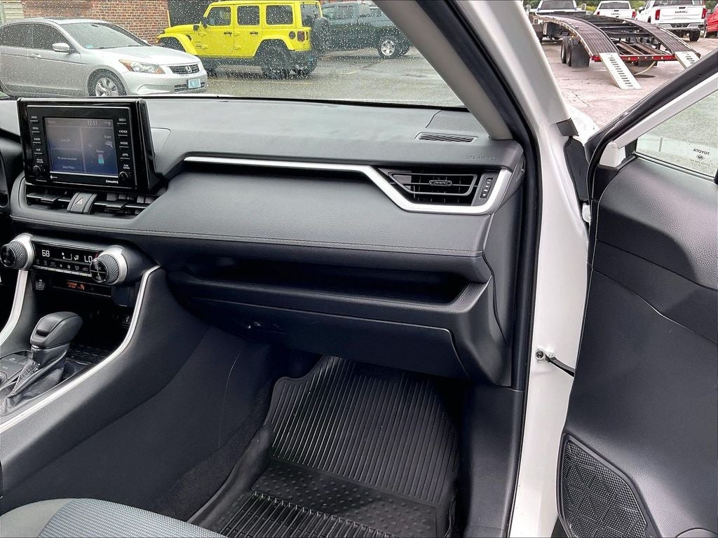 2022 Toyota RAV4 Hybrid LE