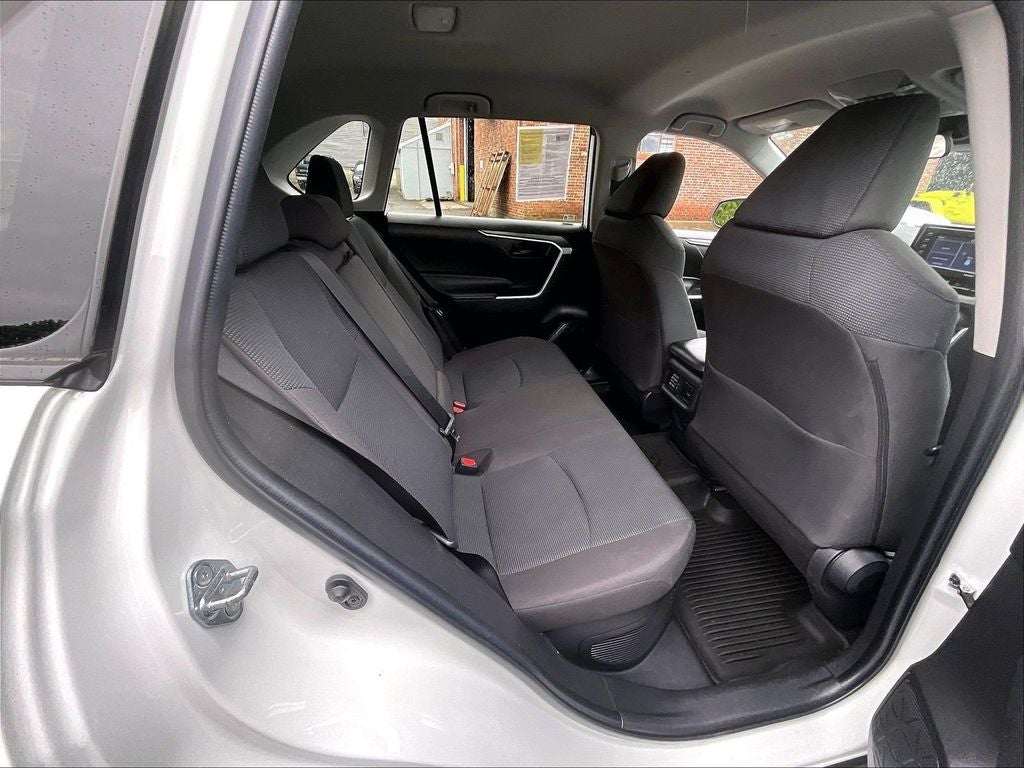 2022 Toyota RAV4 Hybrid LE