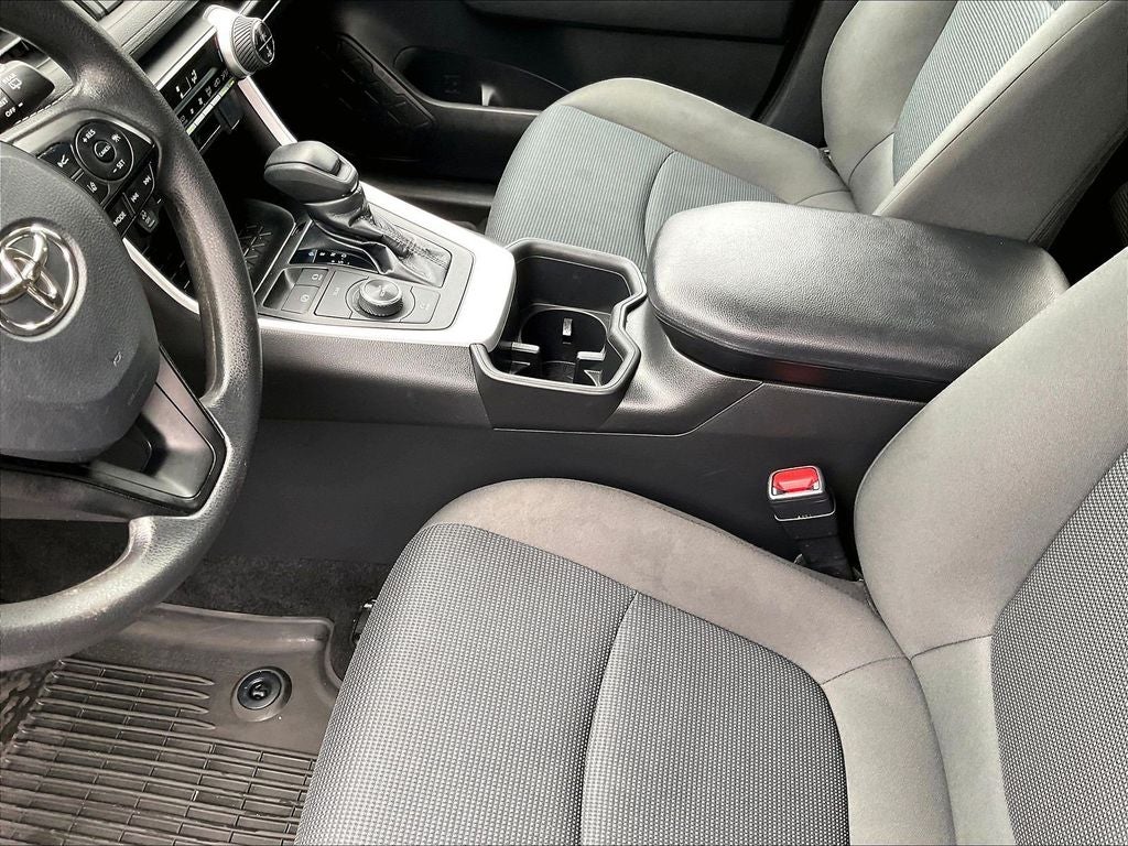 2022 Toyota RAV4 Hybrid LE