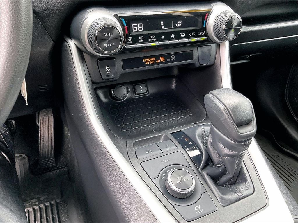 2022 Toyota RAV4 Hybrid LE