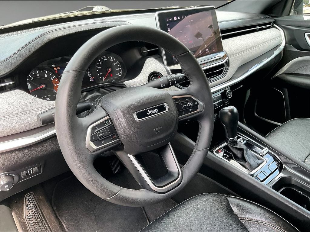 2023 Jeep Compass Latitude Lux