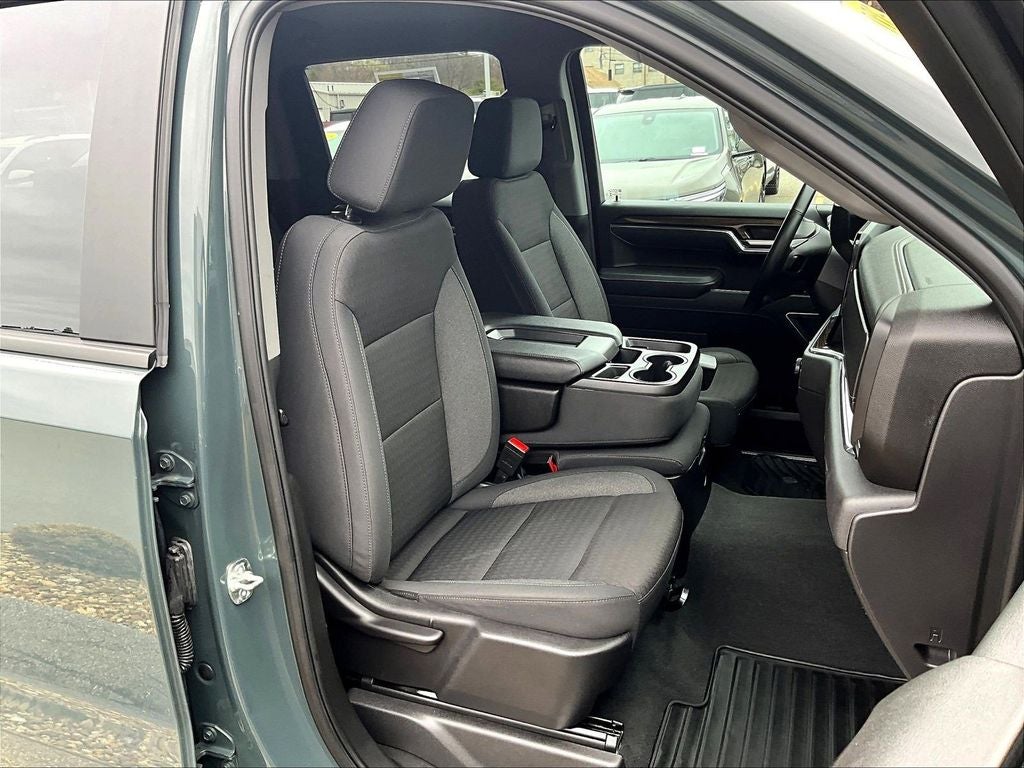 2025 Chevrolet Silverado 1500 LT LT1