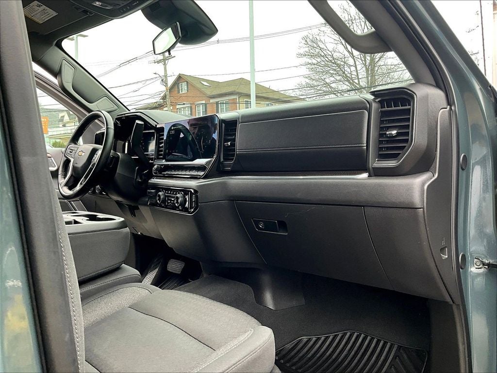2025 Chevrolet Silverado 1500 LT LT1