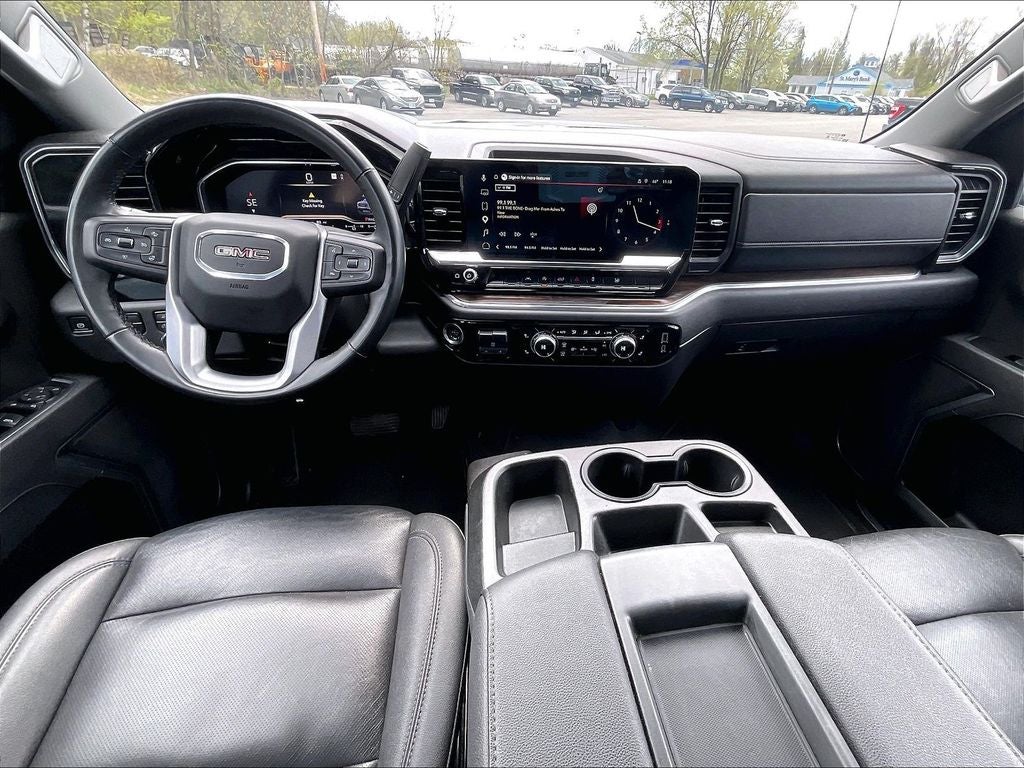 2025 GMC Sierra 1500 SLT