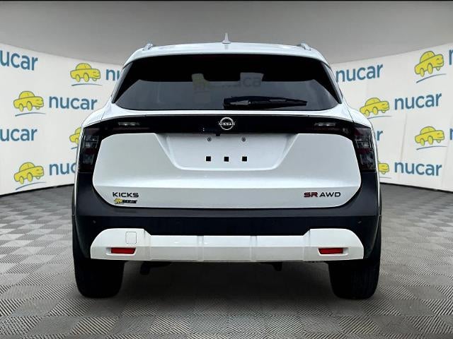 2025 Nissan Kicks SR