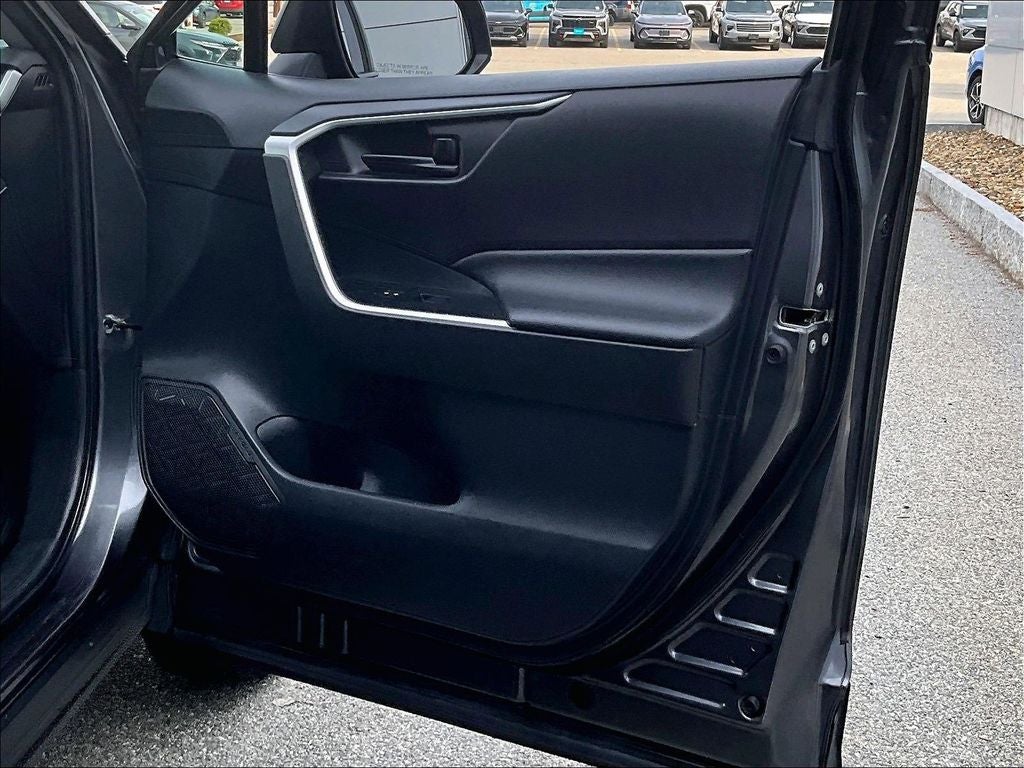 2021 Toyota RAV4 Hybrid LE