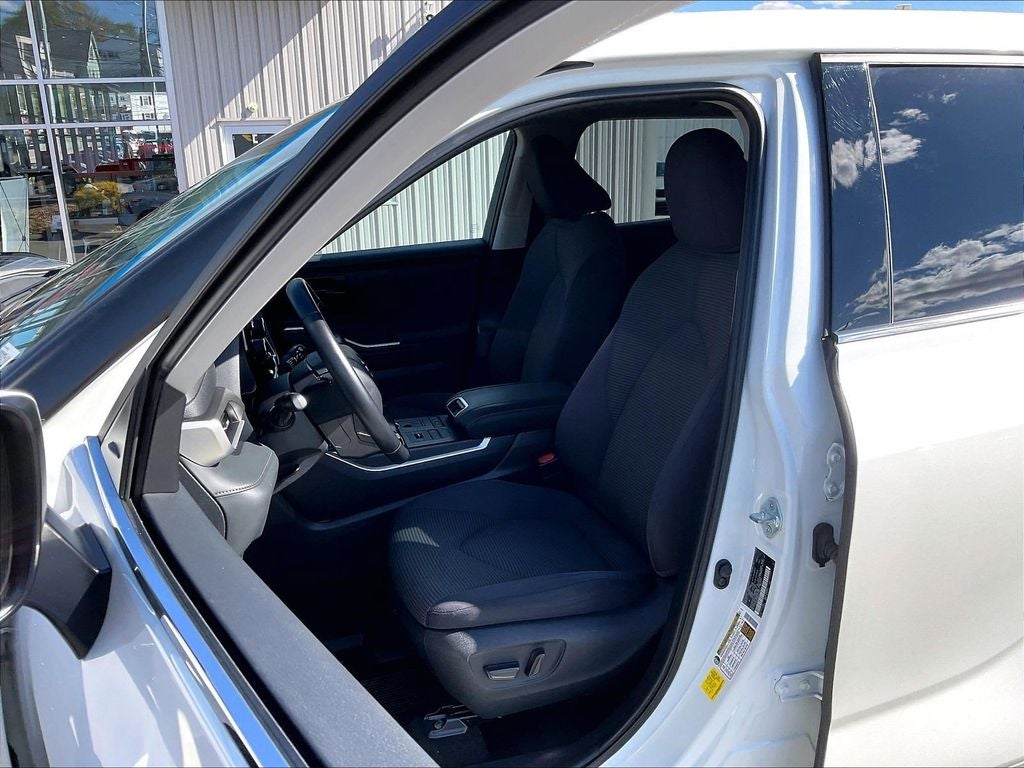 2021 Toyota Highlander LE