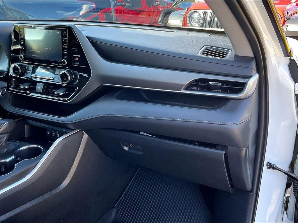 2021 Toyota Highlander LE