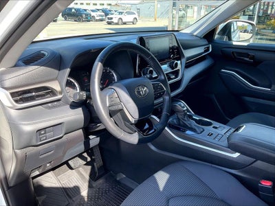 2021 Toyota Highlander LE