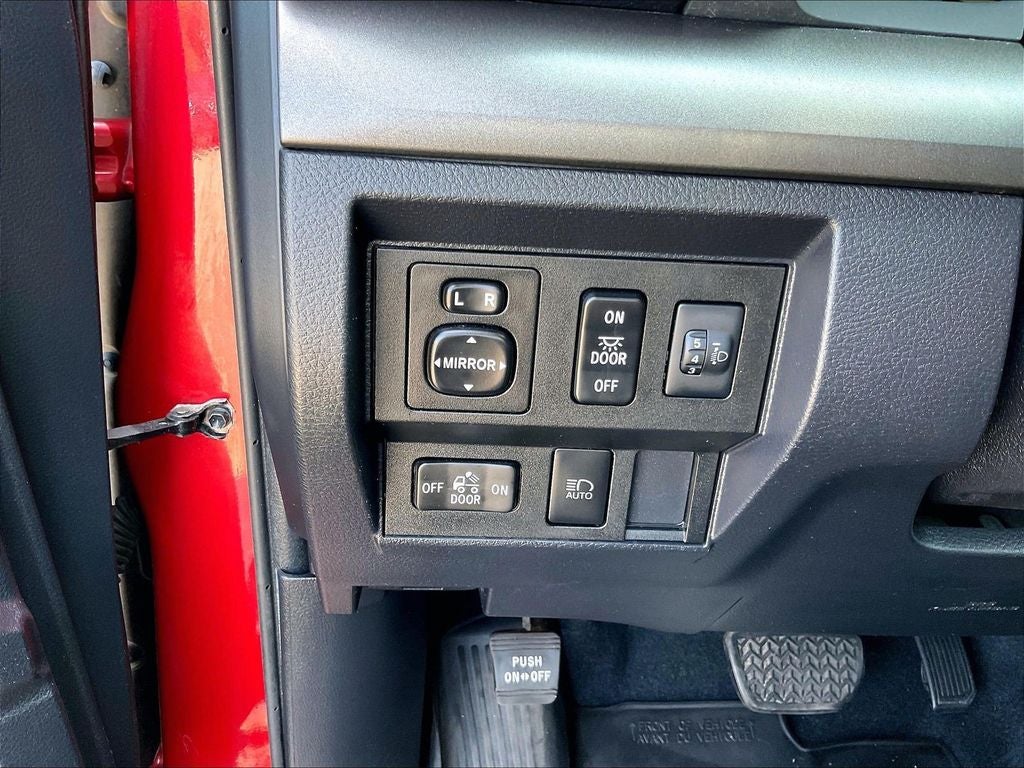 2020 Toyota Tundra SR5 5.7L V8