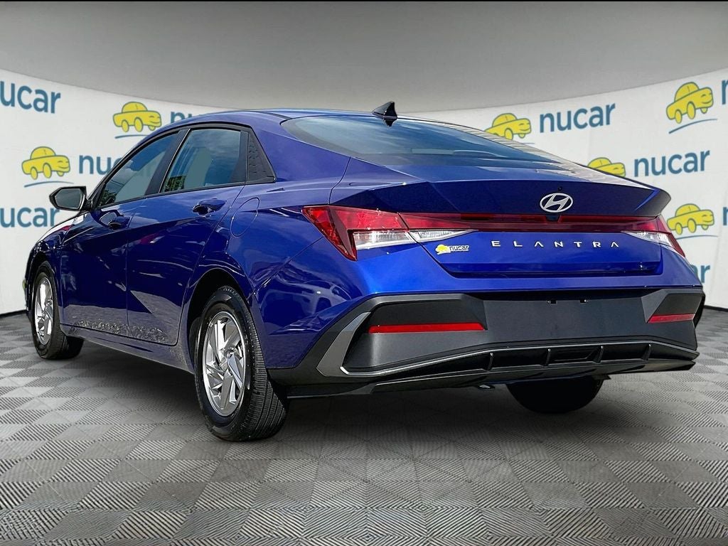 2025 Hyundai Elantra SE
