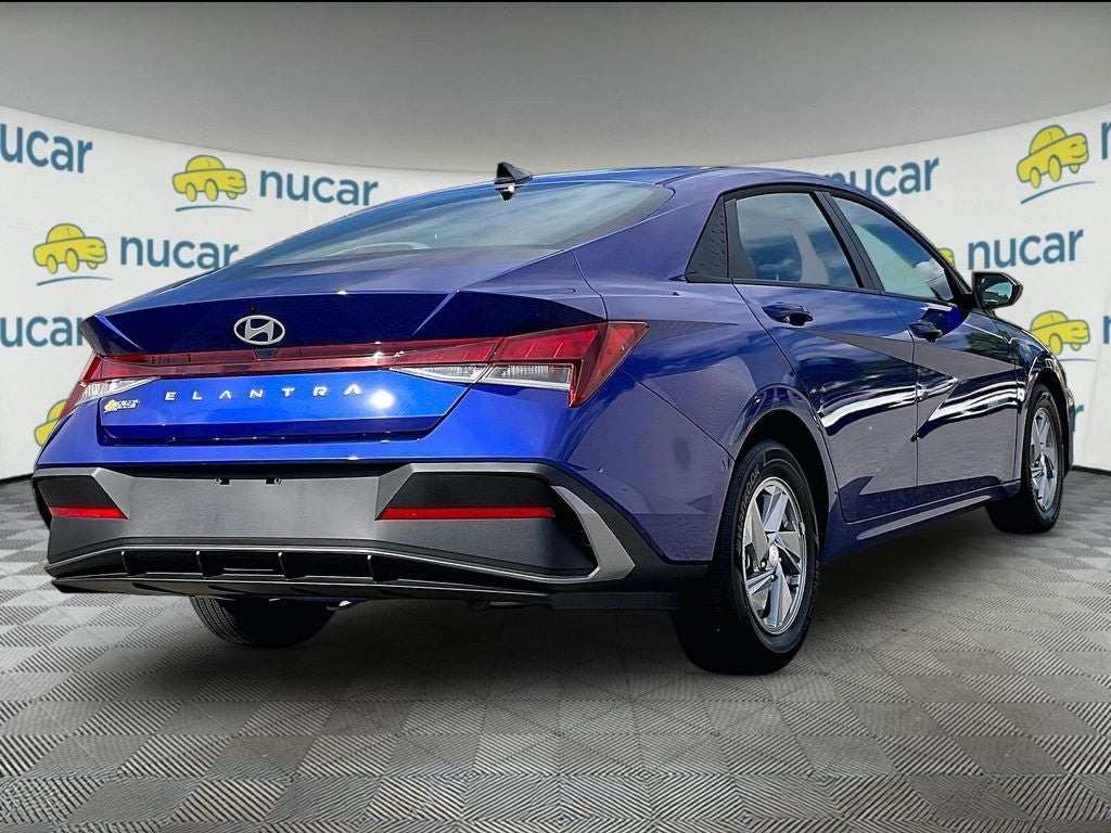 2025 Hyundai Elantra SE