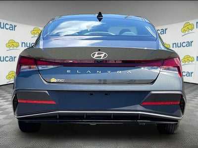 2025 Hyundai Elantra SE