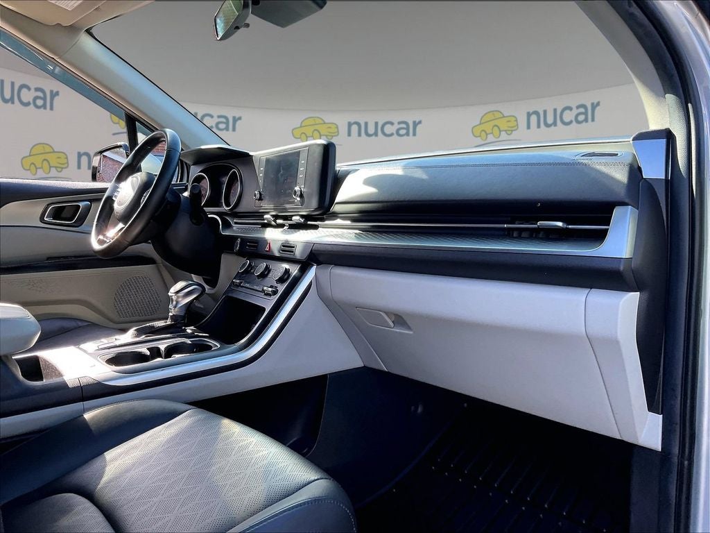 2023 Kia Carnival LX Seat Package