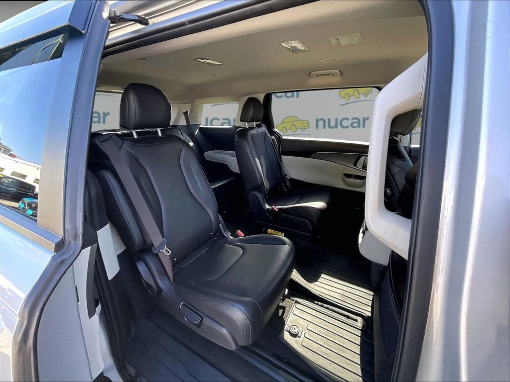 2023 Kia Carnival LX Seat Package