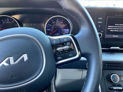 2023 Kia Carnival LX Seat Package