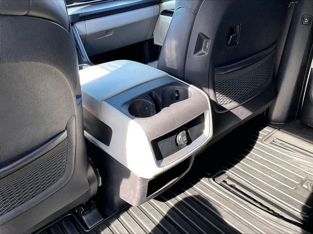 2023 Kia Carnival LX Seat Package