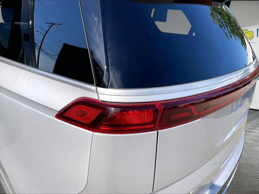 2023 Kia Carnival LX Seat Package