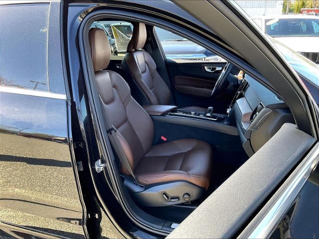 2022 Volvo XC60 Momentum